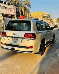 تويوتا لاندكروزر